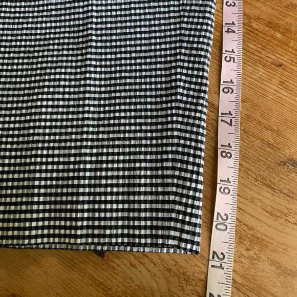 Talbots Seersucker Black/White Check Capris - Picture 10 of 11